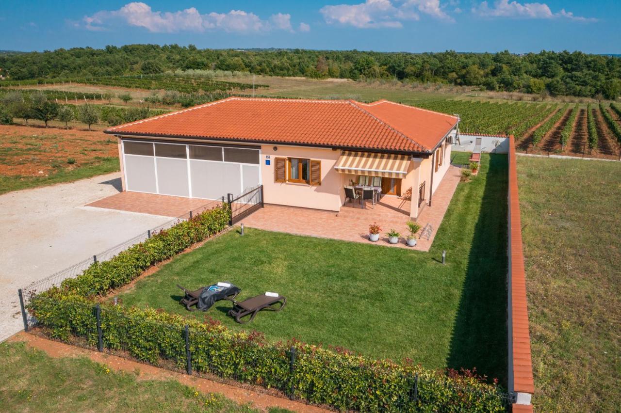 Villa Gracia Sveti Lovreč Pazenatički Bagian luar foto