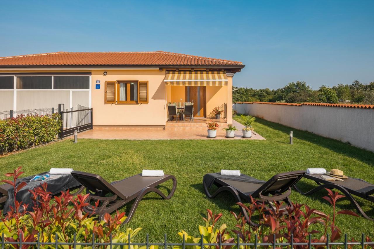 Villa Gracia Sveti Lovreč Pazenatički Bagian luar foto