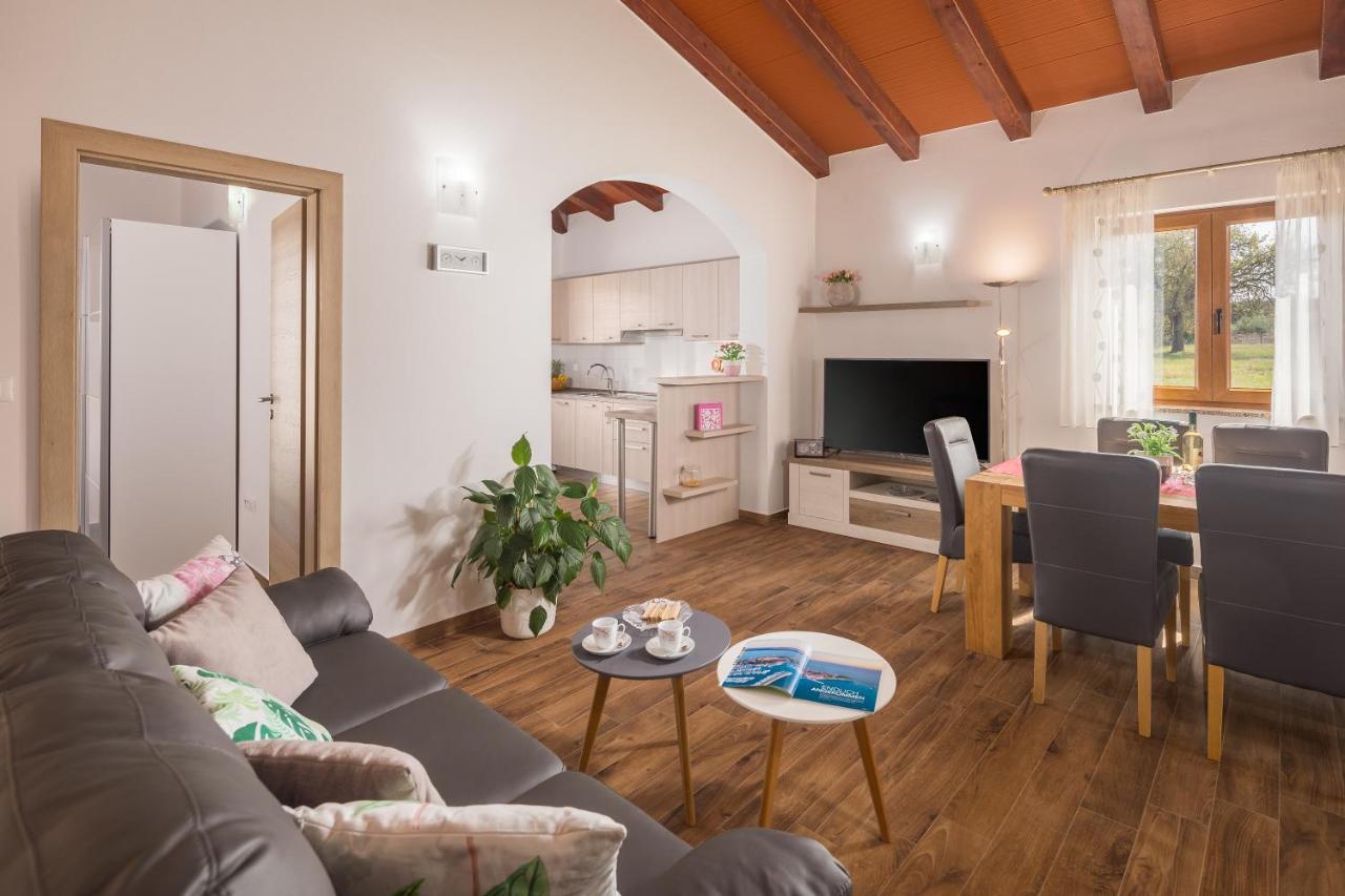 Villa Gracia Sveti Lovreč Pazenatički Bagian luar foto