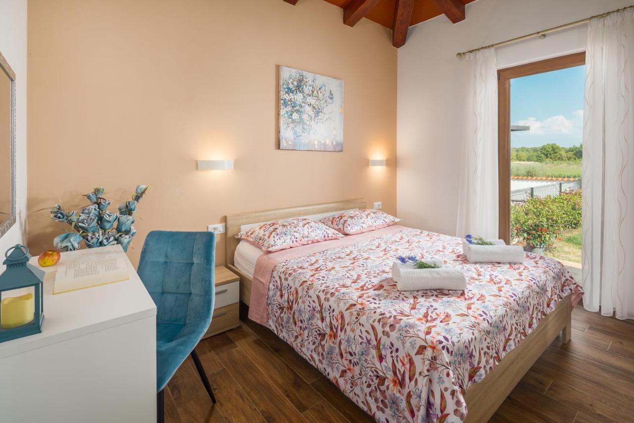 Villa Gracia Sveti Lovreč Pazenatički Bagian luar foto